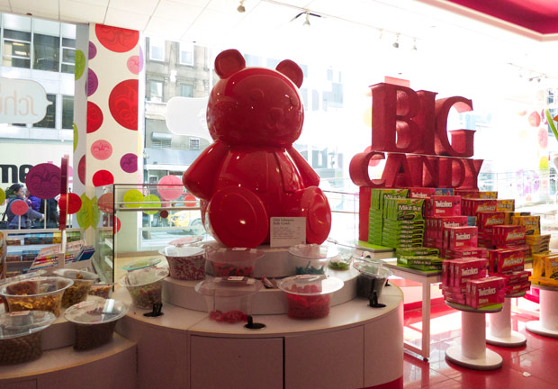 modern-coup-new-york-city-fao-schwarz-candy-store-bear