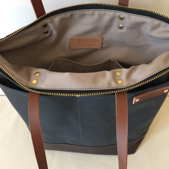 modern-coup-waxed-canvas-leather-bags-custom-commuter-bag-long-tote-straps-charcoal-grey-inside-pockets
